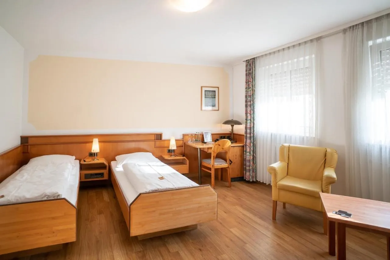 Altstadthotel Grauer Wolf Эрланген