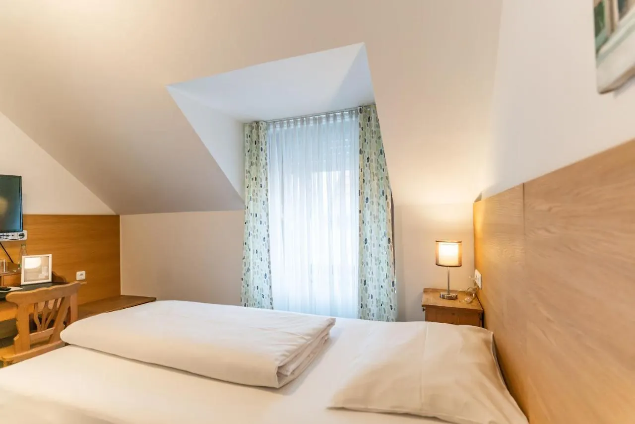 Altstadthotel Grauer Wolf Erlangen 3*,  Germany